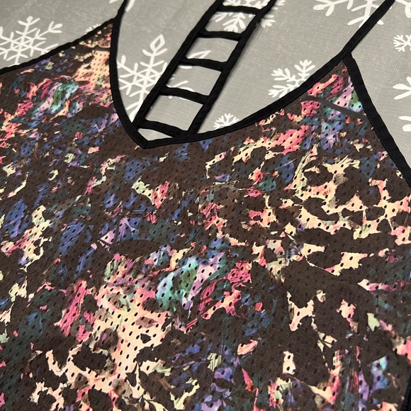 Lululemon Breezy Singlet - Picture 7 of 8